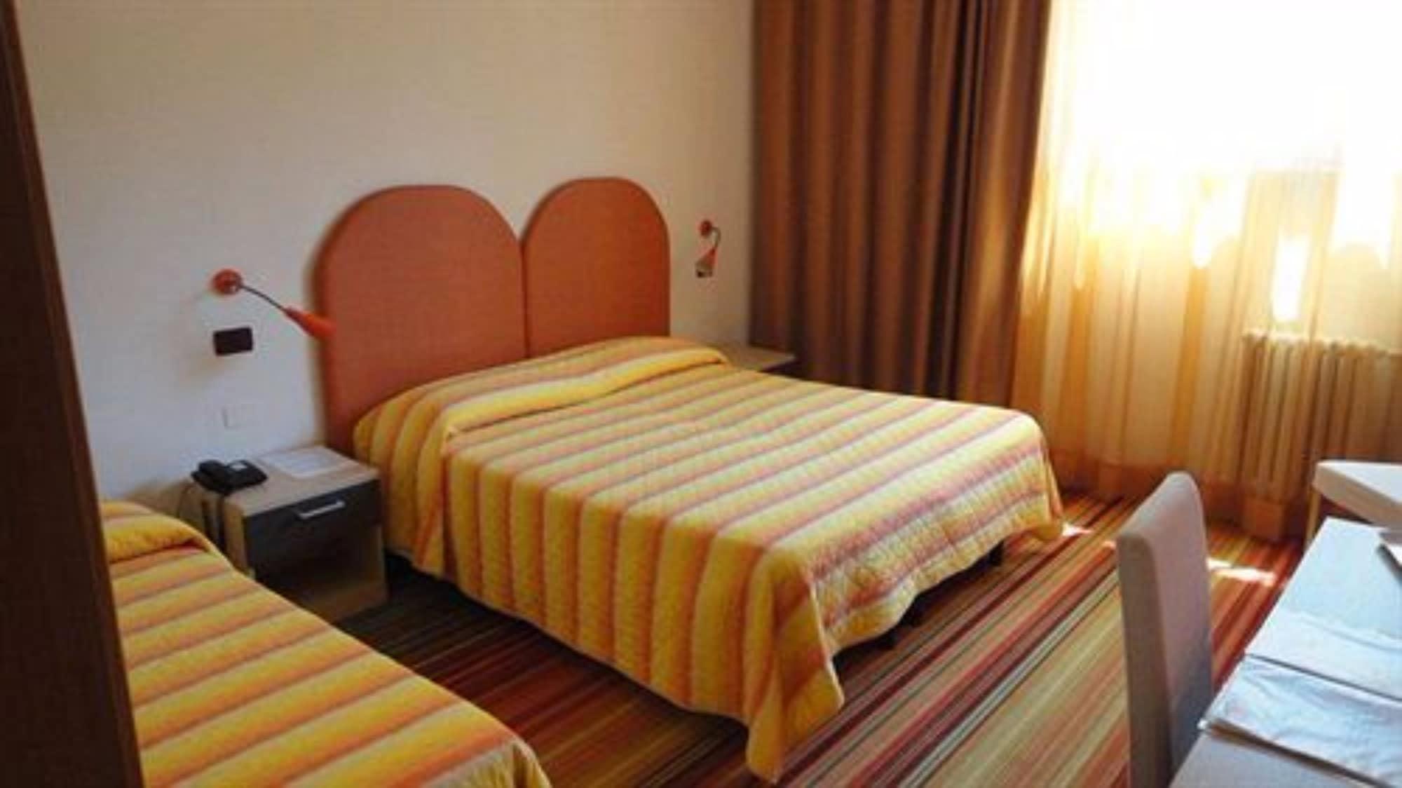 Hi Hotels Sirmione - Lakeview Pool מראה חיצוני תמונה