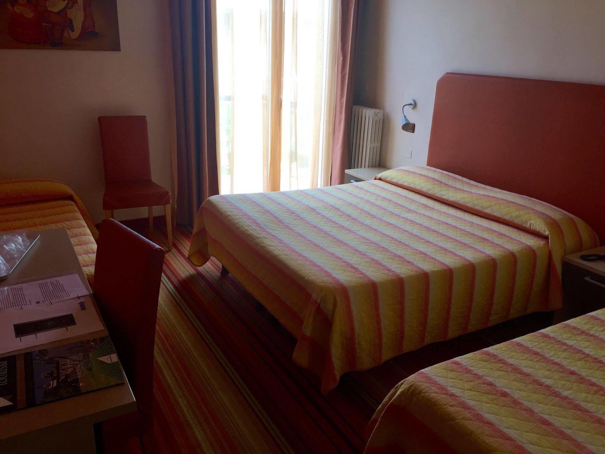 Hi Hotels Sirmione - Lakeview Pool מראה חיצוני תמונה